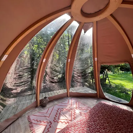 La Wigwam Rouge Du Domaine Du Pas De L'ane Роскошный шатер Мио